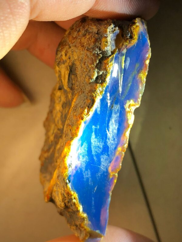 Domi Beauty Blue Amber Rough Stone