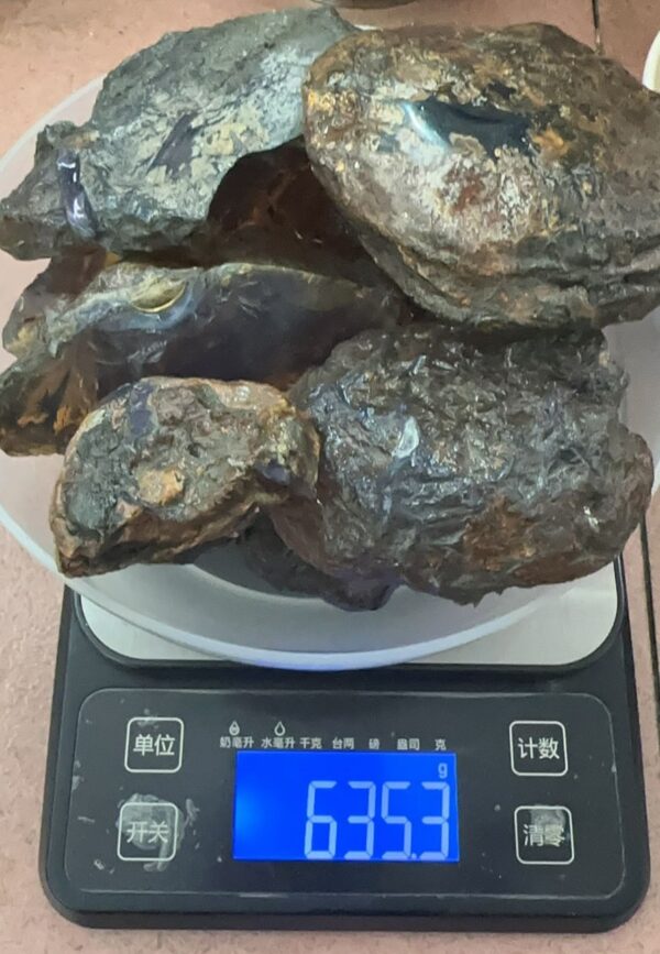 Blue Amber Raw Stone - Imagen 2